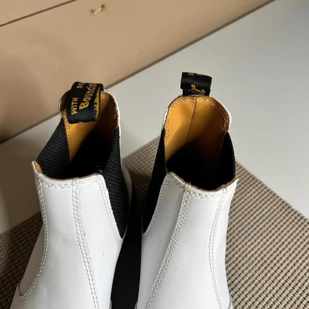 Dr. Martens 2976 White Chelsea Boots Smooth Leather Women‎ US 6 EU 37